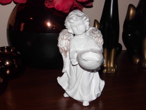 FIGURKA ANIOŁ NA PODGRZEWACZ 22 CM AG05 