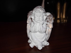 FIGURKA ANIOŁ ŚPIĄCY 11 CM AG17