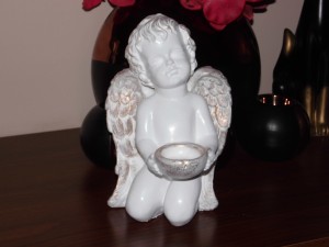 FIGURKA ANIOŁ NA PODGRZEWACZ 23 CM AG39